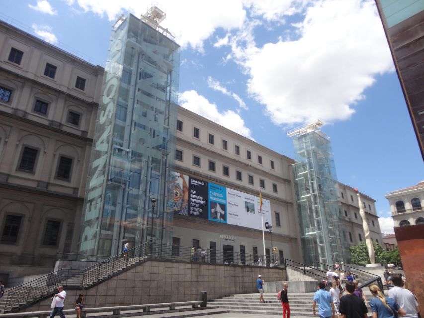 Madrid: Thyssen-Bornemisza & Reina Sofia Private Tour - From Impressionism to Pop Art inside one collection