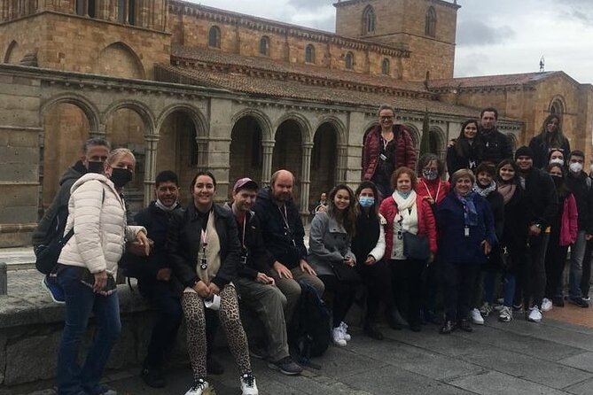 Madrid to Avila & Segovia: Full-Day Highlights Tour - Guides, headphones, and the group experience