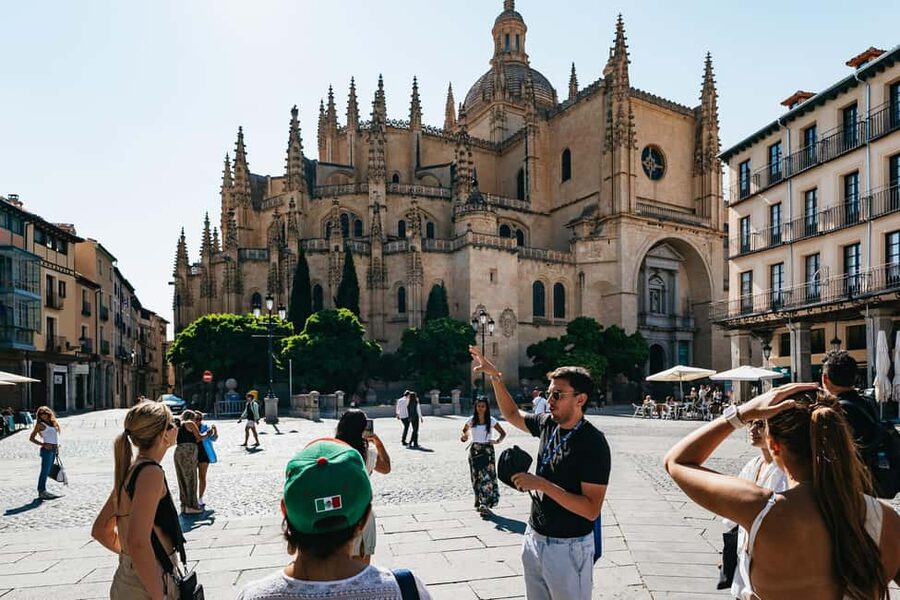 Madrid: Toledo & Segovia Full Day Guided Tour with Alcázar - Key points at a glance