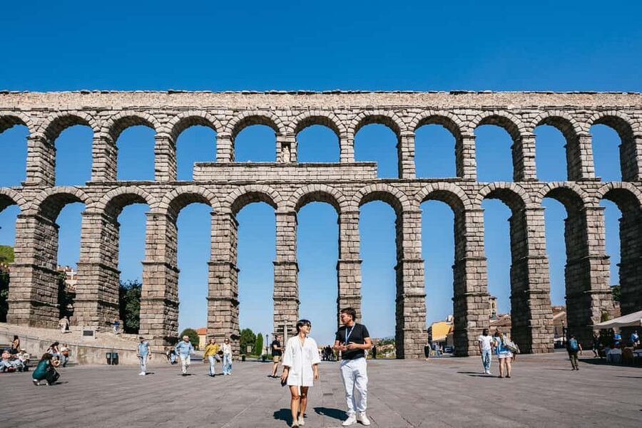 Madrid: Toledo & Segovia Full Day Guided Tour with Alcázar - Guides, language, and group size