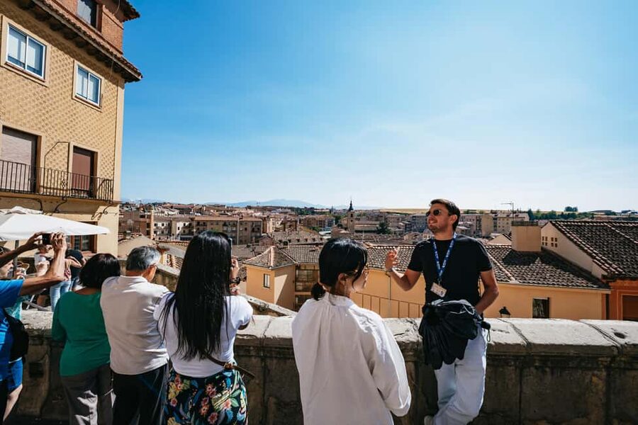 Madrid: Toledo & Segovia Full Day Guided Tour with Alcázar - Why Toledo and Segovia make a strong double-header