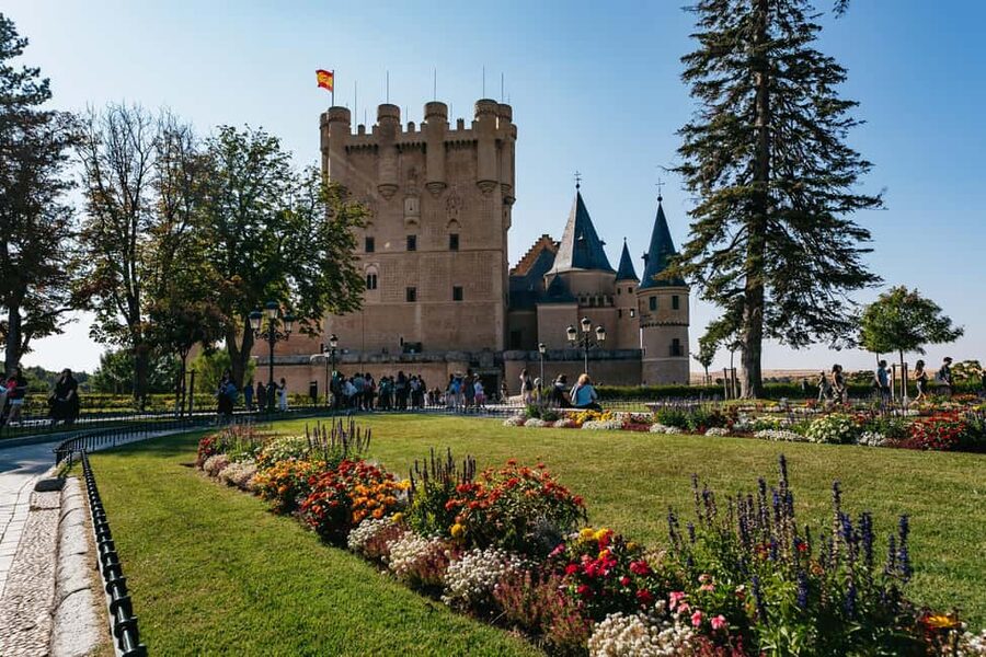 Madrid: Toledo & Segovia Full Day Guided Tour with Alcázar - The long ride to Segovia