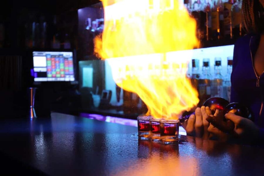 Madrid: Top Pub-Crawl with Drinks and Nightclub Entry - Practical advice for a smoother night