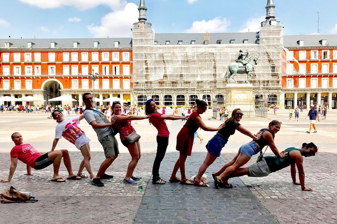 Madrid: Treasure Hunt Experience - Starting at Puerta del Sol with the city’s best-known symbol
