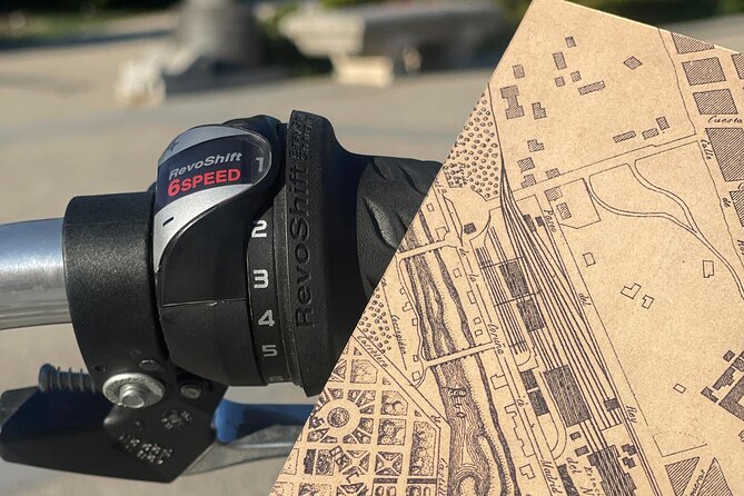 Madrid : Vintage Bikes Rentals with Old Map - Why the old map makes this ride different