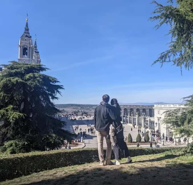 Madrid: Welcome to Madrid Guided Walking Tour - The stop that is not named in advance