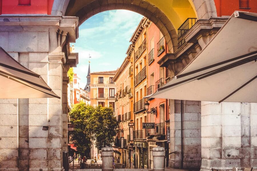 Madrid: Welcome to Madrid Guided Walking Tour in English - Why this route works as your Madrid introduction