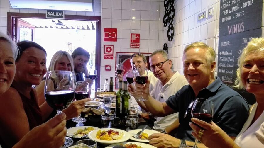 Madrid: Wine & Tapas Lunch tour - First glasses: Rioja, Ribera, and Verdejo