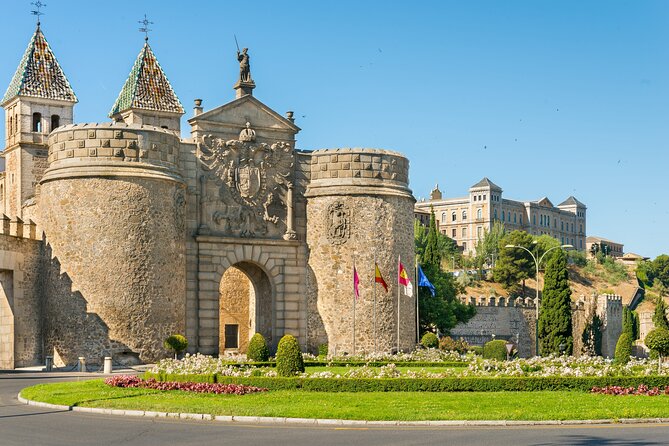 Medieval Toledo: The Knight of Three Cultures Exploration Game - The middle stretch through Toledo’s narrow lanes