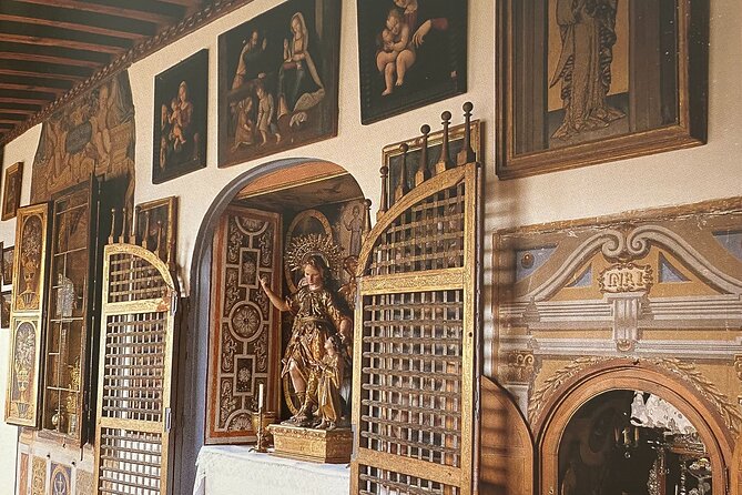 Monastery Royal Barefoot Visit with entrance without waiting for queues - The upper cloister and its chapels