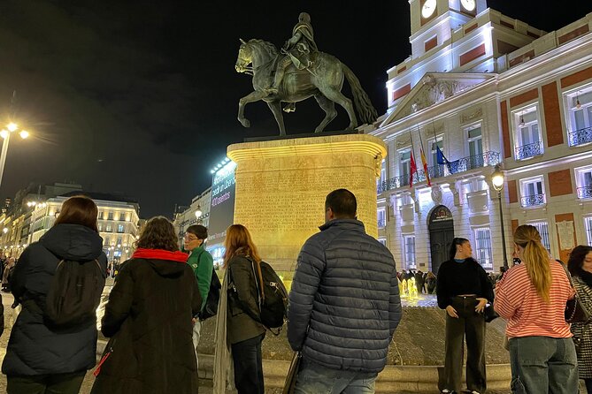 Night Tour of Enchanted Madrid - What the guide adds to the experience