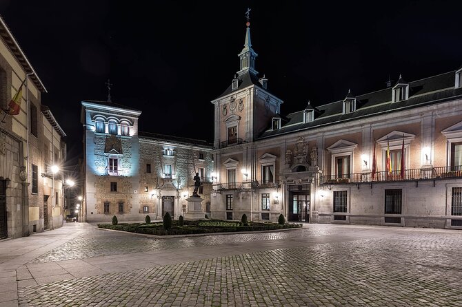 Night Tour of Enchanted Madrid - Madrid de los Austrias: old streets and older stories