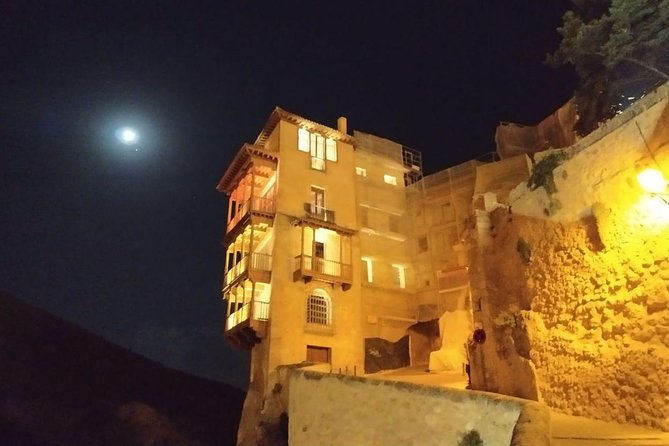 Night Walking Tour of Medieval Cuenca - What the guides add to the walk