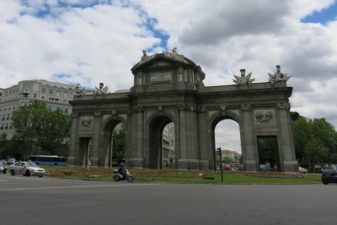 Panoramic Private Tour Madrid with hotel pick up - Gran Vía, Madrid’s city-center showpiece