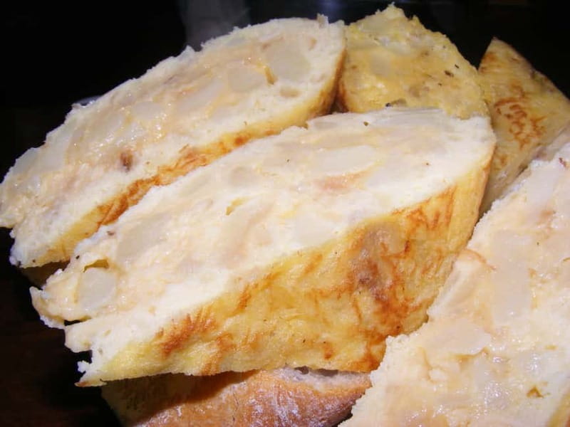 Personalised Traditional Madrid Night Tapas and Drinks Tour - Plaza de las Cortes and the final bar