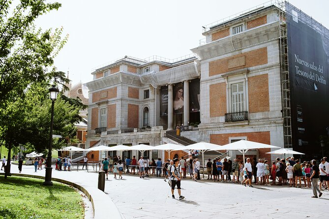 Prado Museum Tour & Lunch at the Oldest Restaurant in the World - Meeting the guide outside the Prado at 9:45