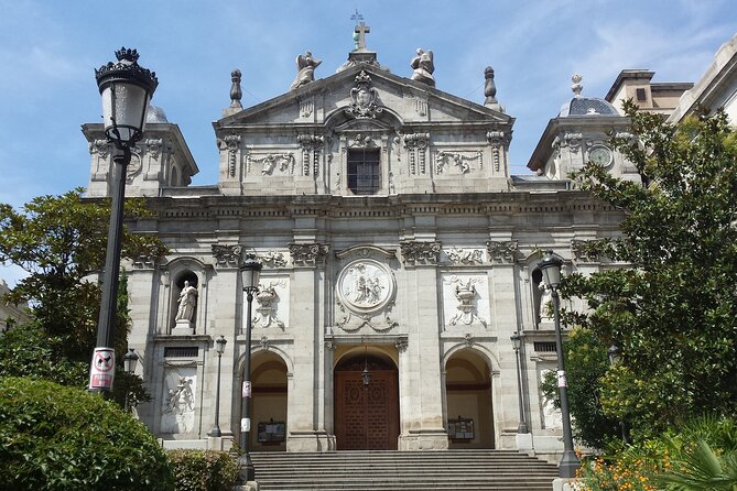 Private 3-Hour Group Tour in Madrid - Almudena Cathedral beside the royal quarter
