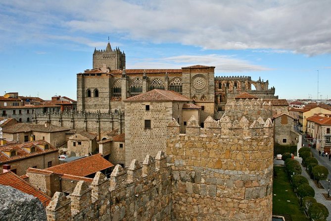 Private 3-hour Walking Tour of Avila with official tour guide - Real Monastery of Santo Tomás from the outside
