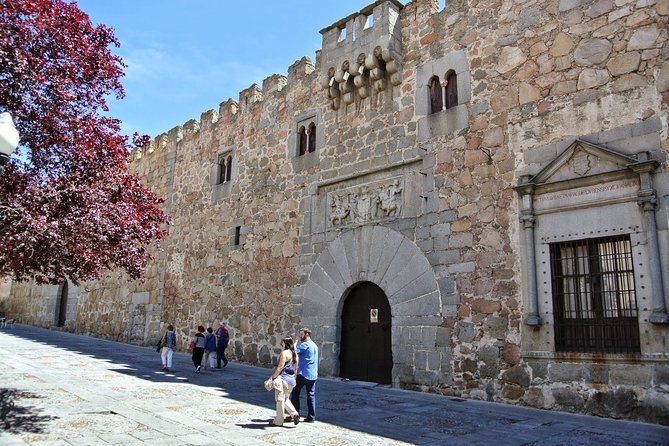Private 3-hour Walking Tour of Avila with official tour guide - Puerta del Alcazar for photographs and orientation