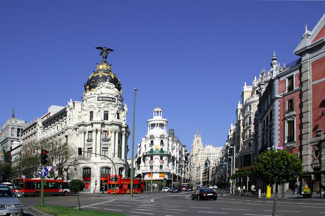Private 4-hour City Tour of Madrid with Hotel pick-up - The guide and chauffeur make the difference