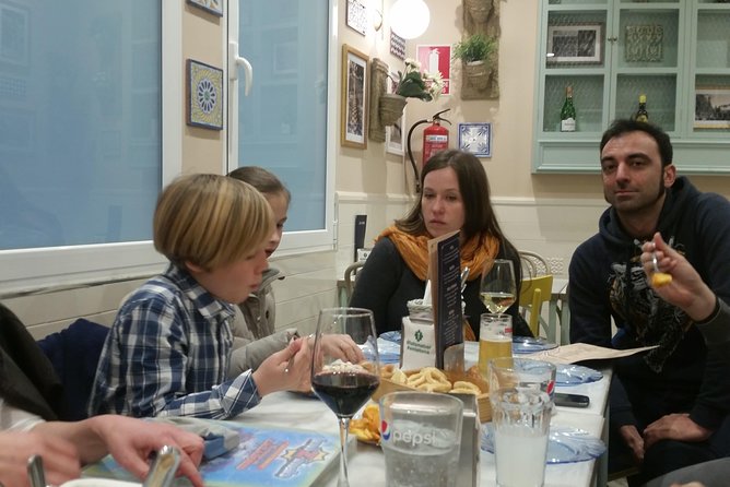 Private Food, Tapas & Wine Tour of Madrid with Customizable Menu All Included - What the food and drink program really includes