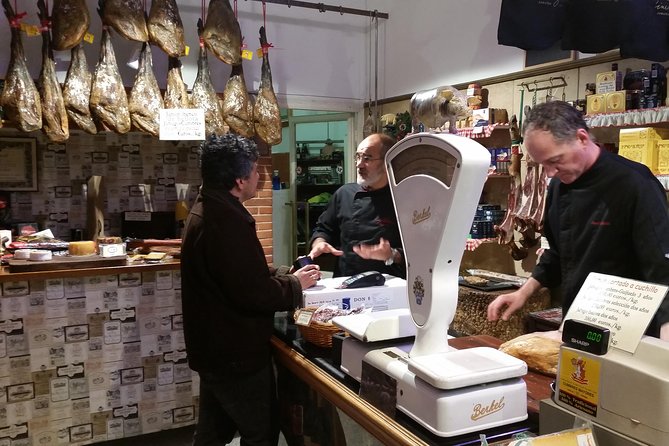 Private Food, Tapas & Wine Tour of Madrid with Customizable Menu All Included - Plaza Mayor in a short, central stop