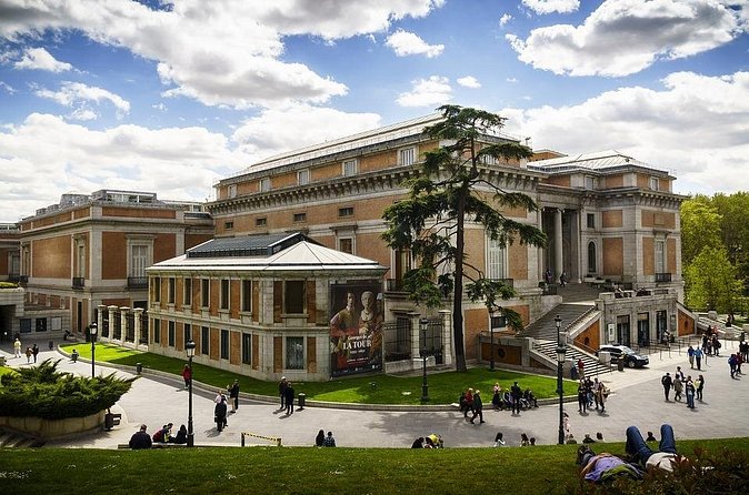 Private guided visit of Prado Museum of Madrid with official tour guide - Who will get the most from this tour