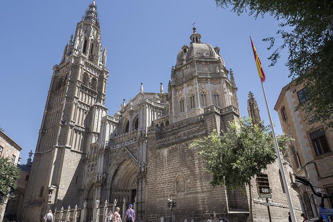 Private Guided Walking tour in Toledo (2 or 3 or 6 hours) - Puerta de Bisagra and Puerta de Toledo