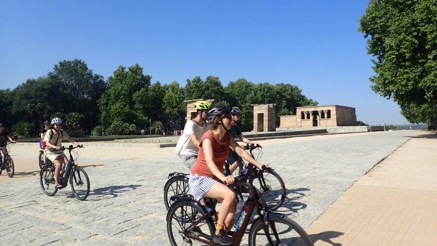 Private Madrid Bike Tour | Exclusive Guided Tour | From 30€ - Regular bike or e-bike?