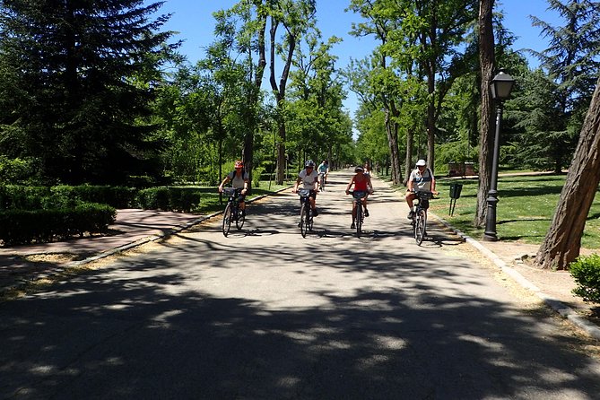Private Madrid City Tour | Regular Bike/E-Bike | Groups from 32€ - Why a bicycle works so well in Madrid