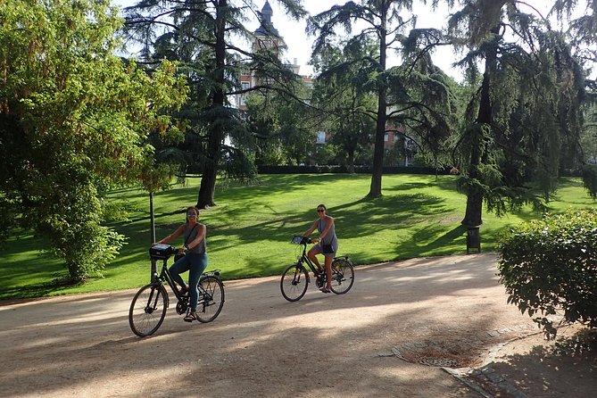 Private Madrid City Tour | Regular Bike/E-Bike | Groups from 32€ - Regular bike or e-bike?