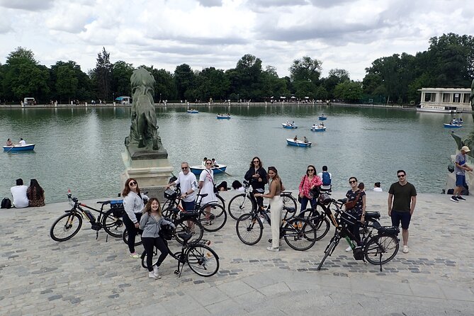 Private Madrid City Tour | Regular Bike/E-Bike | Groups from 32€ - A guide-led ride with stories, not just directions