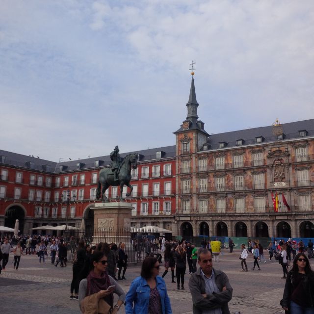 Private Madrid Highlights Walking Tour - Starting near Metro Ópera and Plaza de Oriente