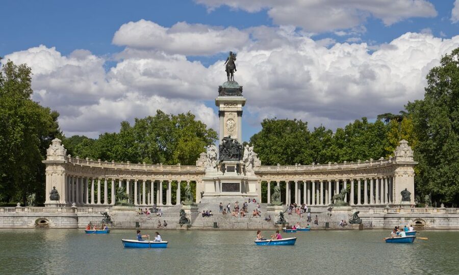 Private Madrid Highlights Walking Tour - Cibeles, the town hall, and Puerta de Alcalá