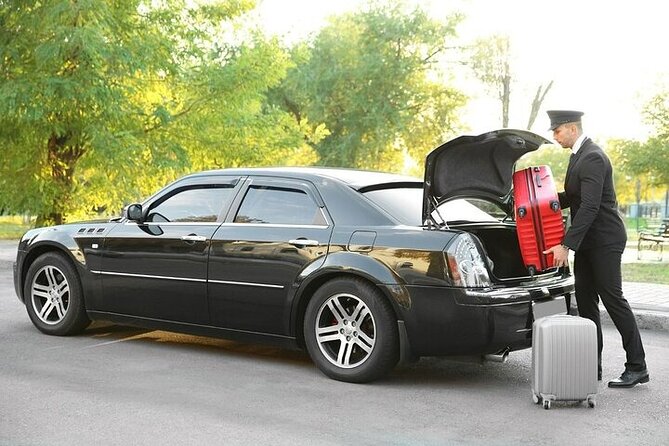 Private One-way Airport Transfer Madrid Airport To Madrid - A 30-minute ride with no shared passengers