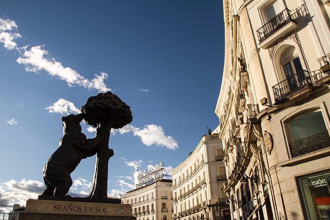Private Shuttle Transfer from City Centre to Airport - A simple ride from central Madrid to Barajas
