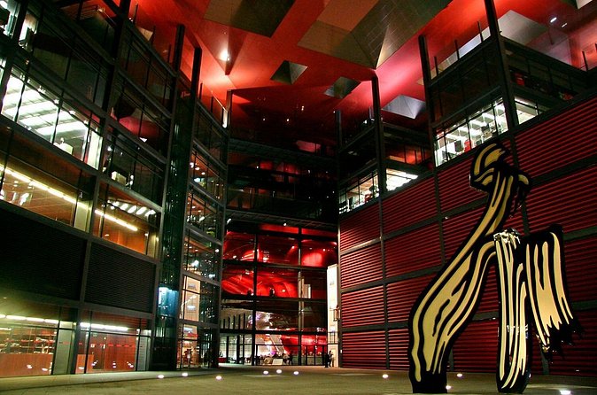 Private Tour in Reina Sofía Museum, Madrid - A guide who teaches without making art feel stiff