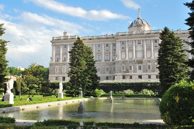 Private Tour: Madrid and The Royal Palace - Puerta de Alcalá and Madrid’s grand avenues