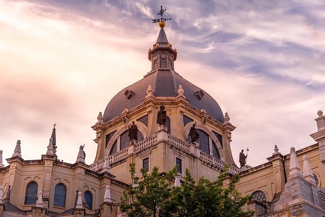 Private Tour: Madrid Walking Tour of Los Austrias - Toledo, Bordadores, and old trades