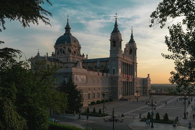 Private Tour: Madrid Walking Tour of Los Austrias - The Royal Palace and Madrid’s royal story