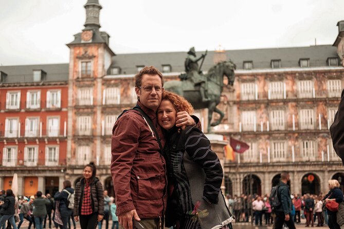 Private Tour of Madrid with a Photography Session - Retiro Park for softer, open-air portraits