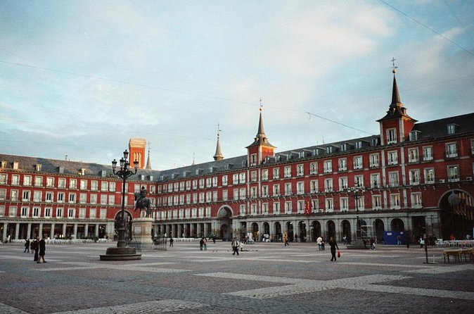 Private Tour: Santiago Bernabeu Stadium & Modern Madrid with Hotel pick up - The strongest and weakest parts