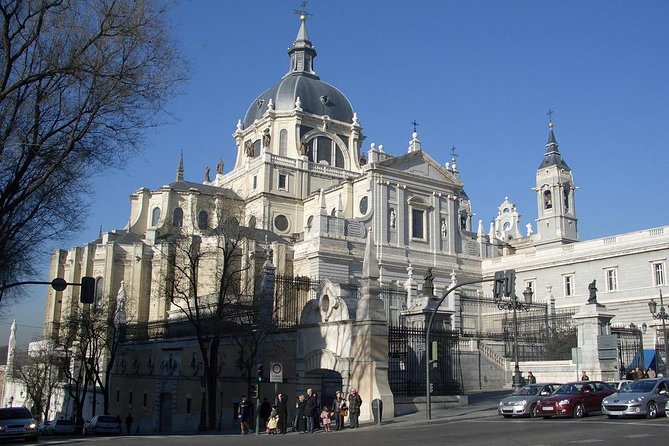 Private walking tour Madrid: Secrets and must - Why this private Madrid walk works well early in your visit