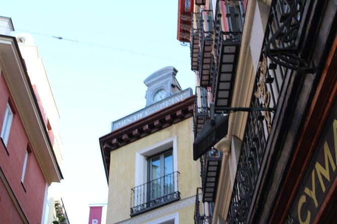 Private Walking Tour of the Center of Madrid and Retiro - From Paseo del Prado to Neptune at Plaza de las Cortes