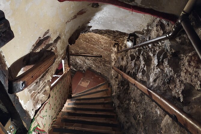 Private walking Tour: The oldest taverns of Madrid - Malacatín and the bullfighting connection
