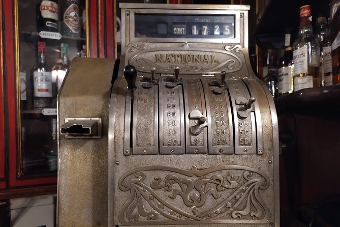 Private walking Tour: The oldest taverns of Madrid - What the private format is worth