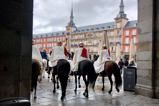 Private Walking Tour to Royal Palace and Old Town of Madrid - Plaza de la Villa and Madrid’s older civic center