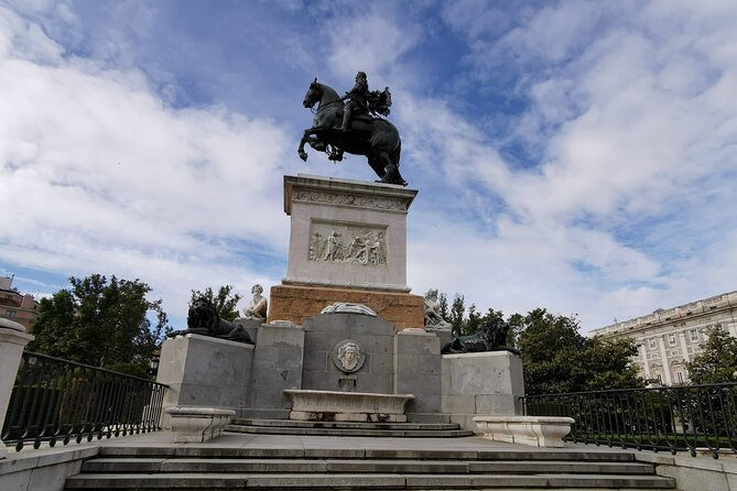 Private Walking Tour to Royal Palace and Old Town of Madrid - Plaza Mayor and the lanes around it