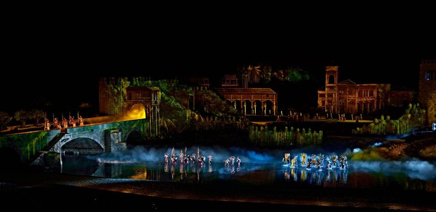 Puy du Fou España and El Sueño de Toledo Entry - Costumes, horses, projections, and water effects