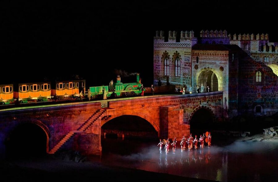 Puy du Fou España "El Sueño de Toledo" Night Show - Light, water, and 28 Full HD projectors